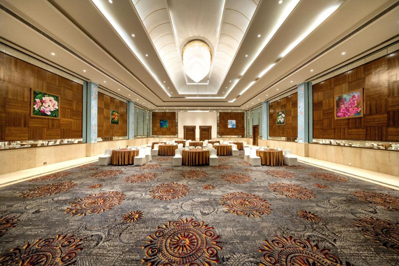 Fairway Golf & Lake Resort Naya Raipur Εξωτερικό φωτογραφία
